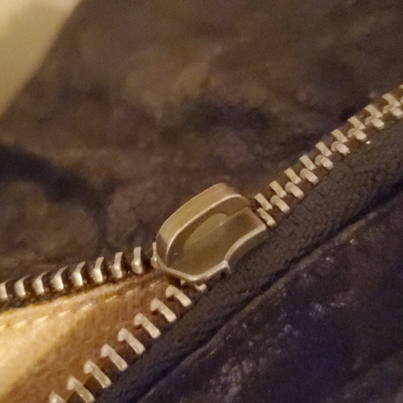 🪁2/$40 Matt and Nat Convertible Envelope Purse - Picture 8 of 8